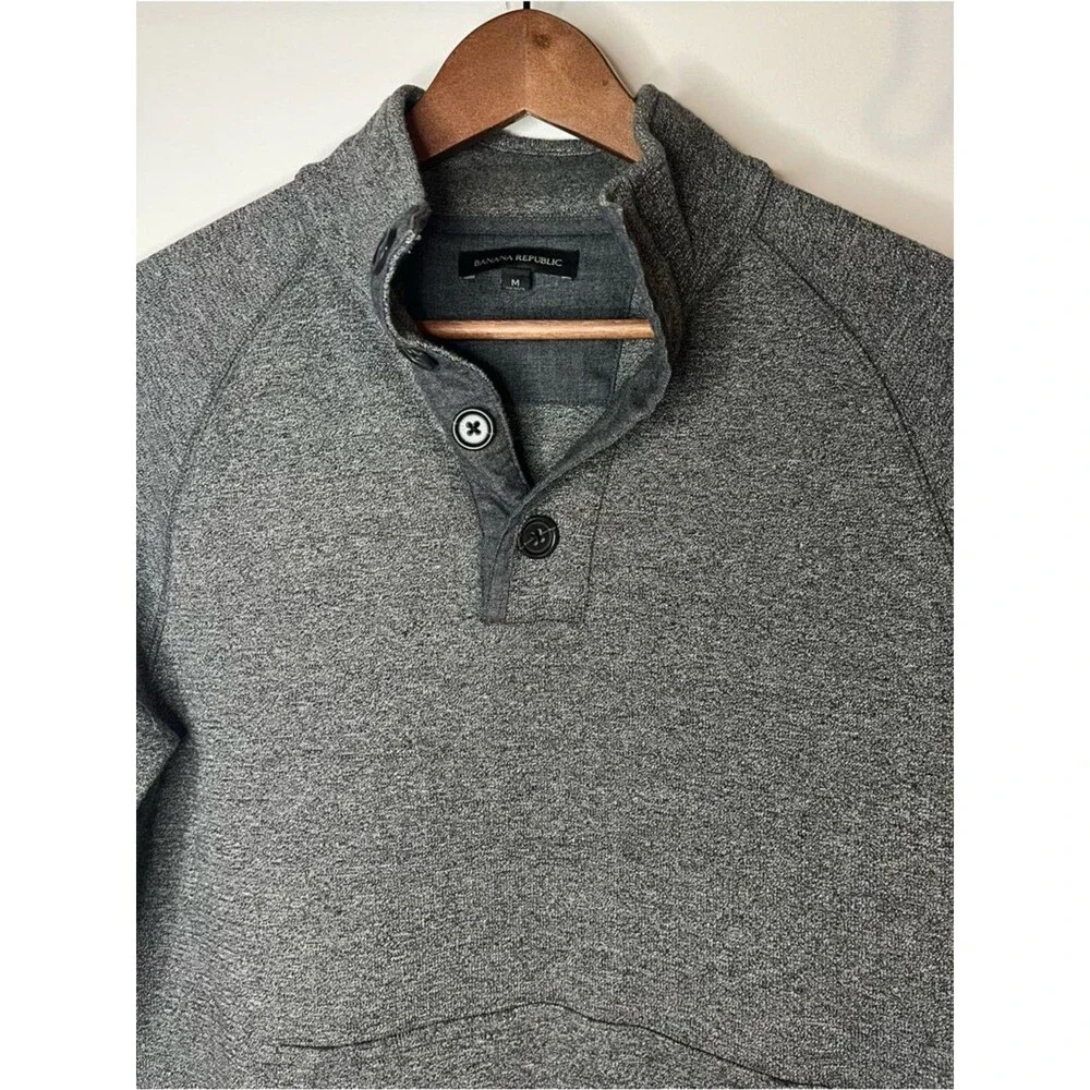 Banana Republic 4 Button Pullover Knit Sweater Heather Gray Size Medium